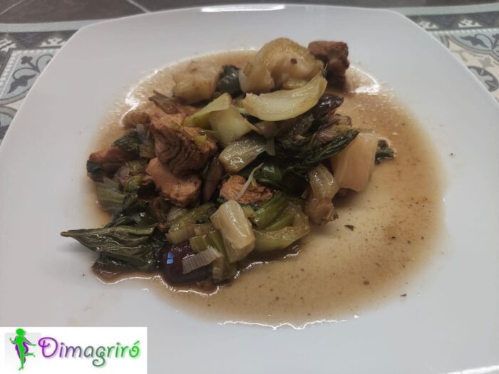 spezzatino di pollo con giri insaporito al porro ed olive